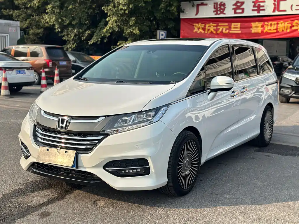 Honda Odyssey 2018 — фото 1