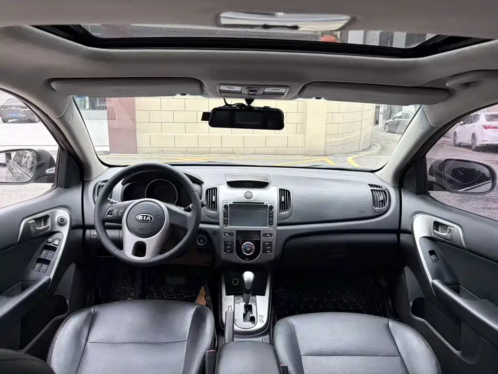 Kia Forte 2011 — фото 10