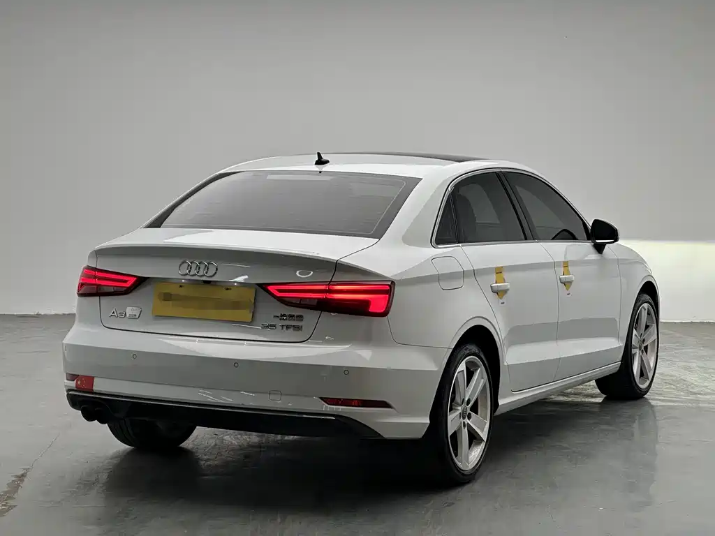 Audi A3 2019 — фото 4
