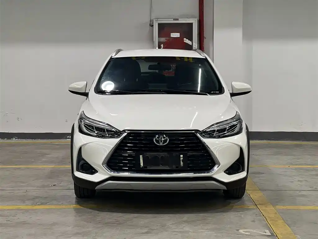 Toyota Yaris L 2022 — фото 2