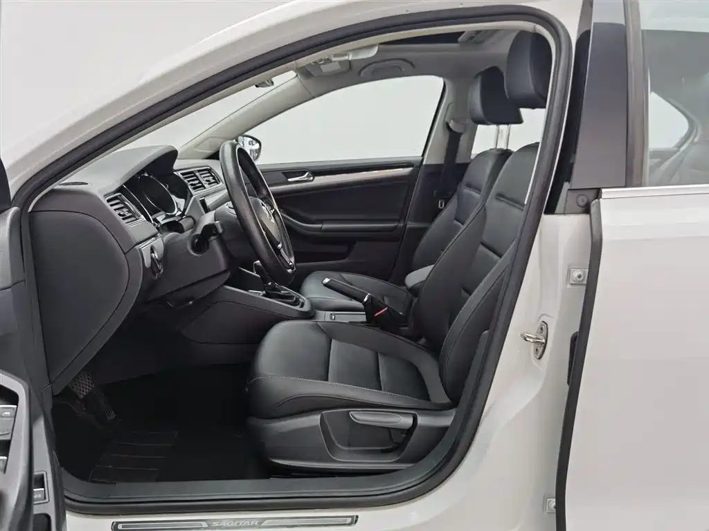 Volkswagen Sagitar 2018 — фото 10