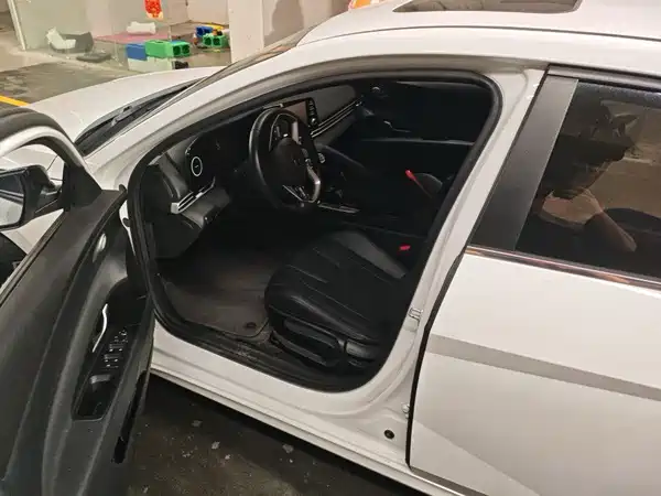 Hyundai Elantra 2024