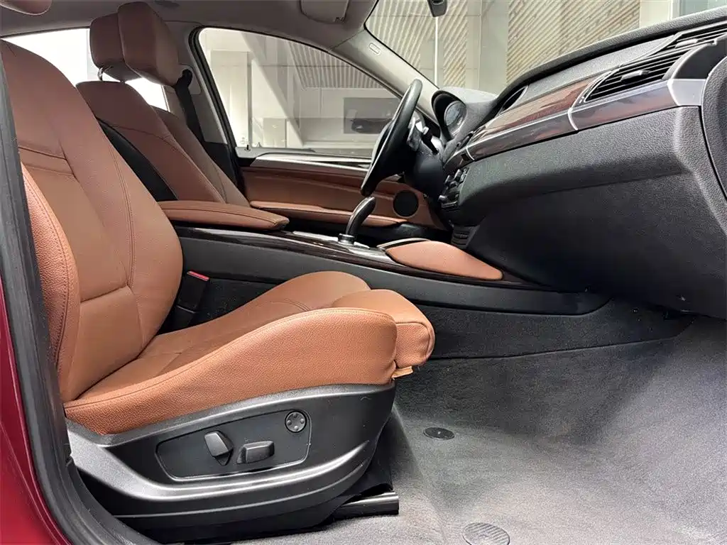 BMW X6 2015 — фото 11