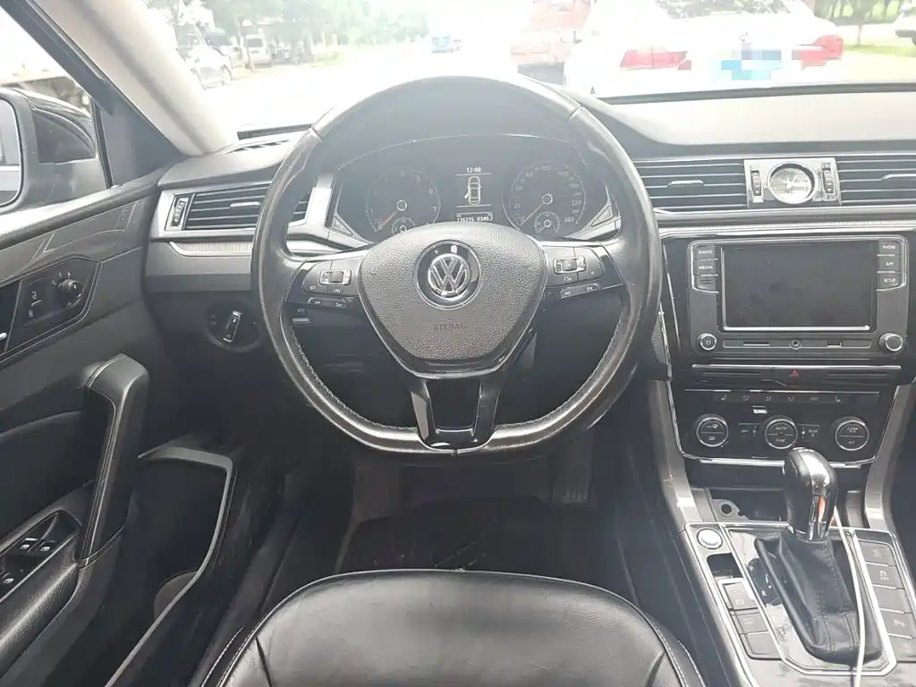 Volkswagen Passat 2018 — фото 3