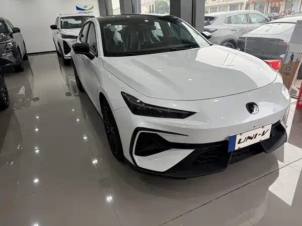 Changan UNI-V 2025