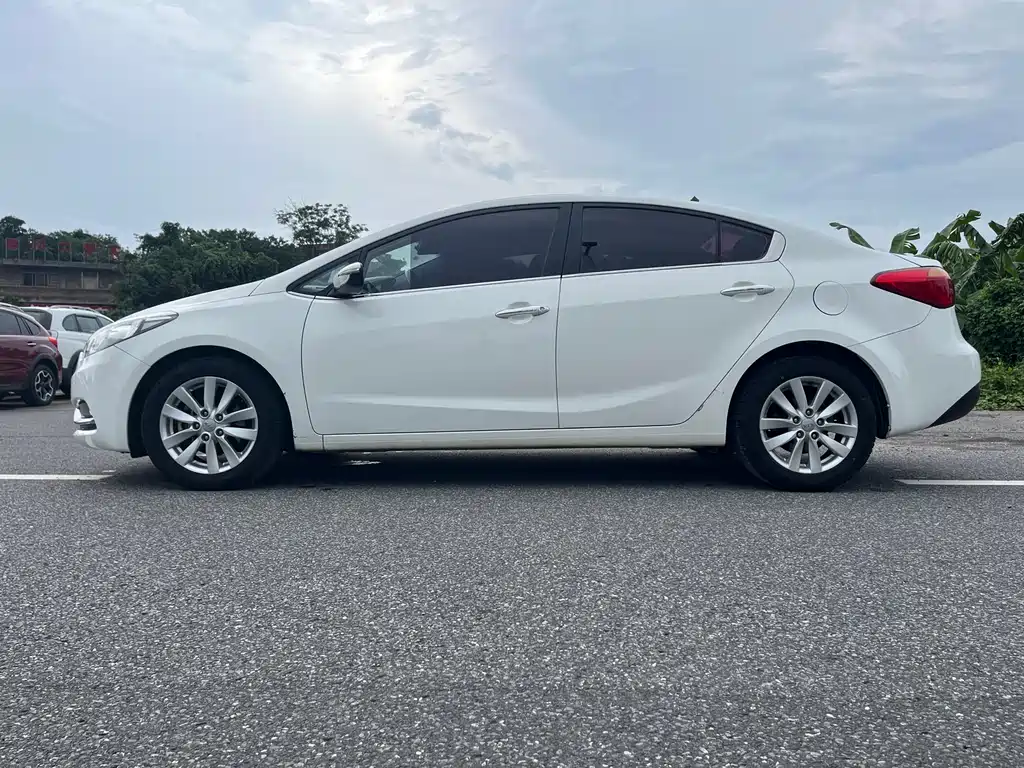 Kia K3 2013