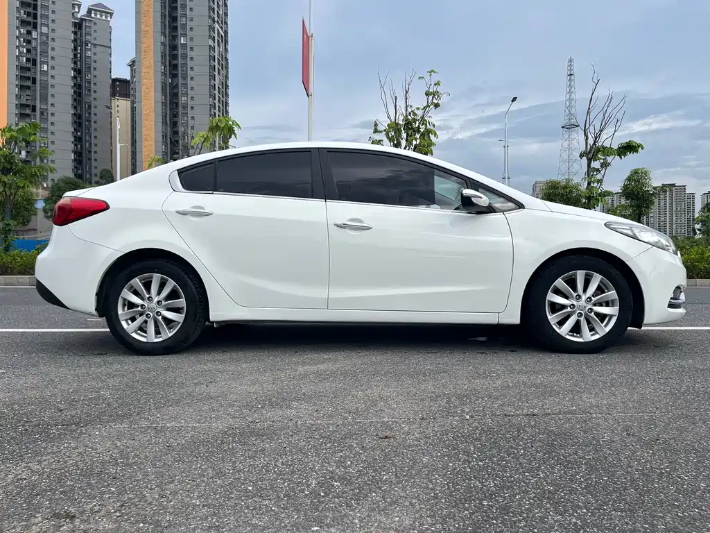 Kia K3 2013