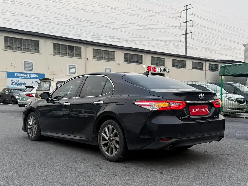 Toyota Camry 2022 — фото 16