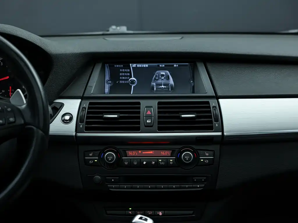 BMW X5 M 2011 — фото 16