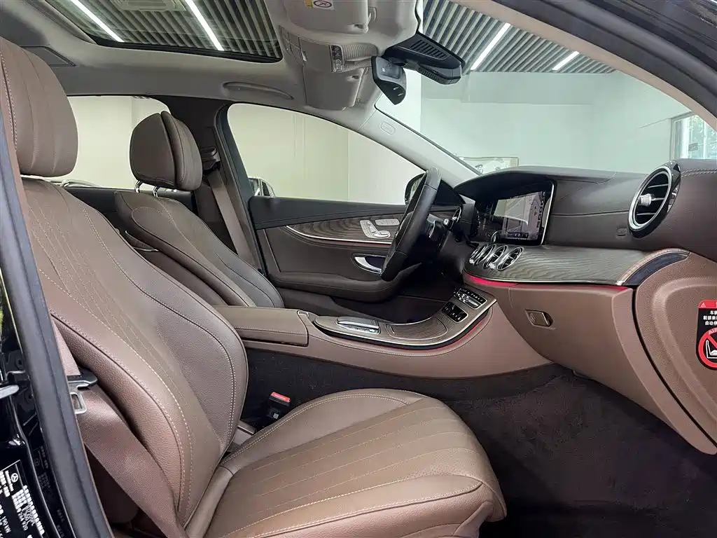 Mercedes-Benz E-Class 2023 — фото 13