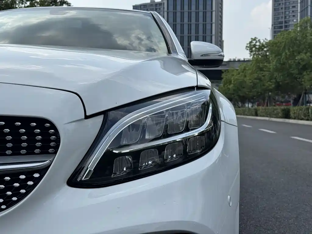 Mercedes-Benz C-Class 2019 — фото 18