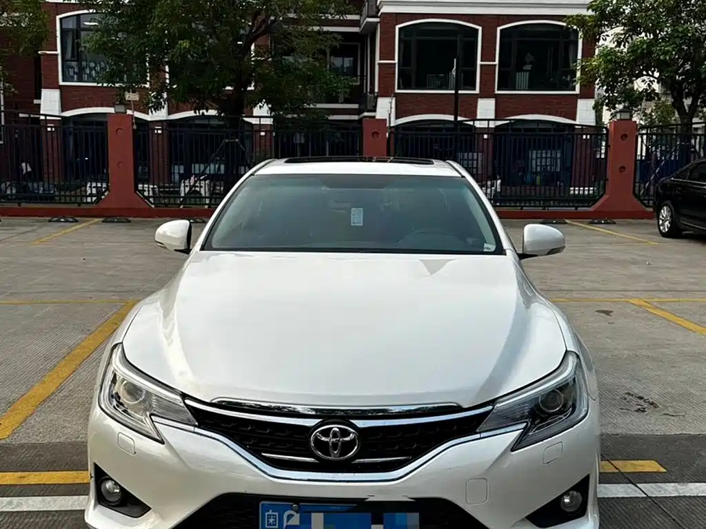 Toyota Reiz 2016