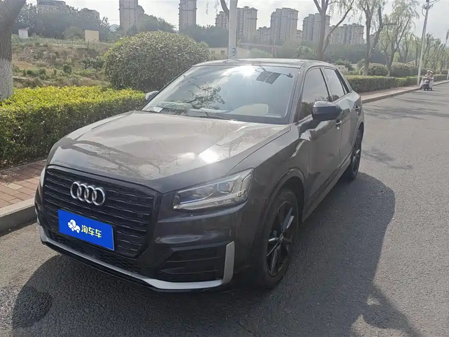Audi Q2L 2019