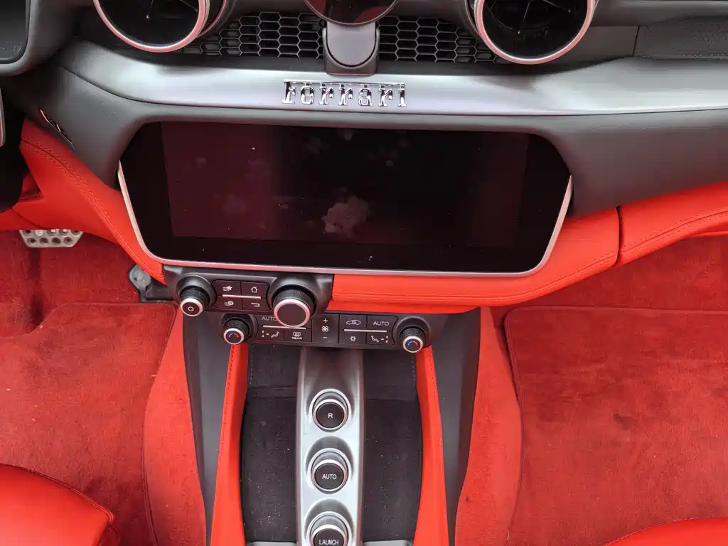 Ferrari Portofino 2019 — фото 18
