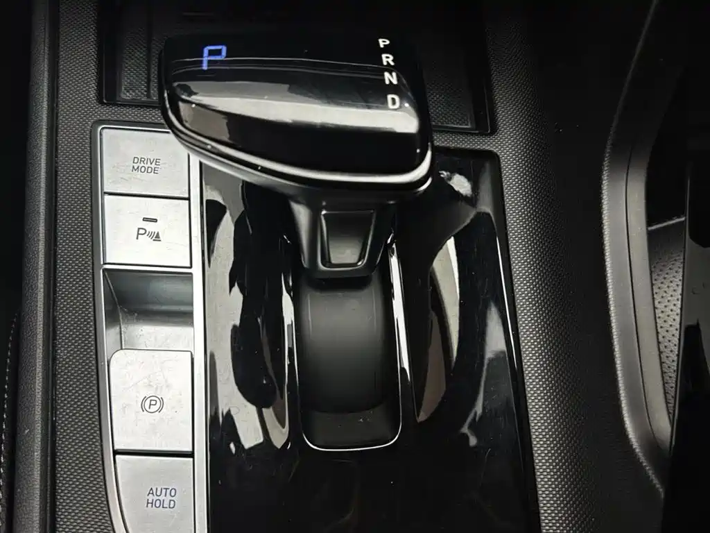 Hyundai Elantra 2022 — фото 13