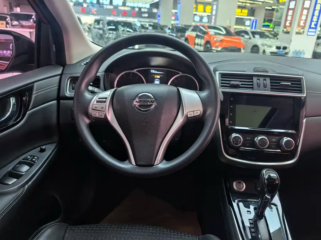 Nissan Tiida 2019 — фото 12