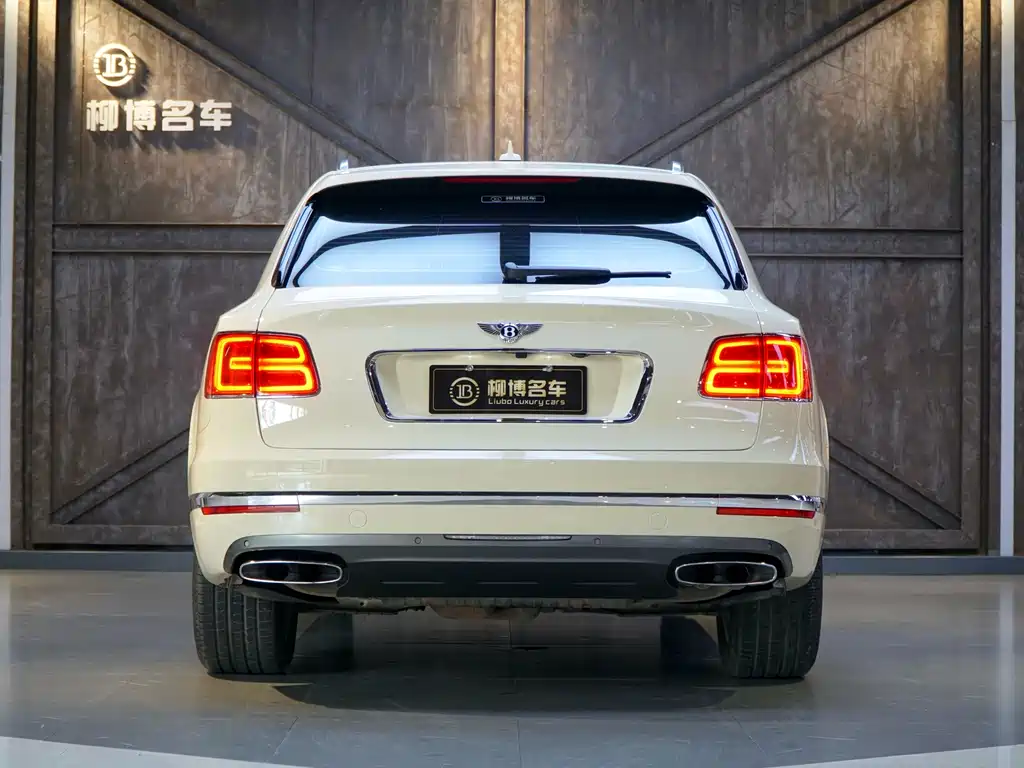Bentley Bentayga 2018 — фото 7