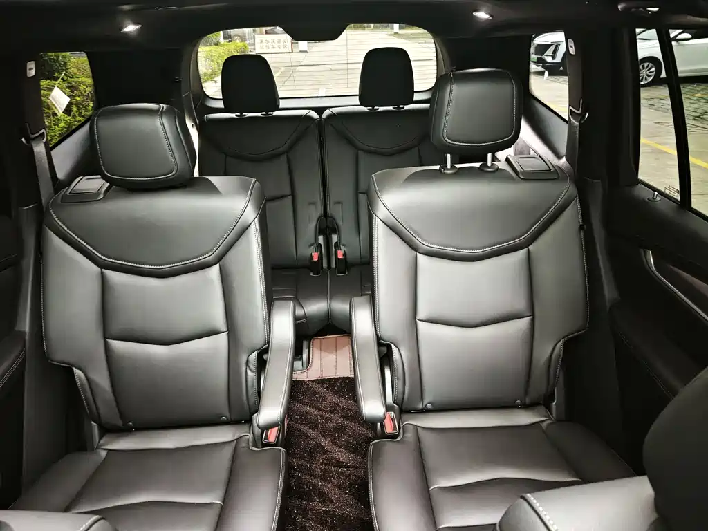 Cadillac XT6 2022 — фото 11
