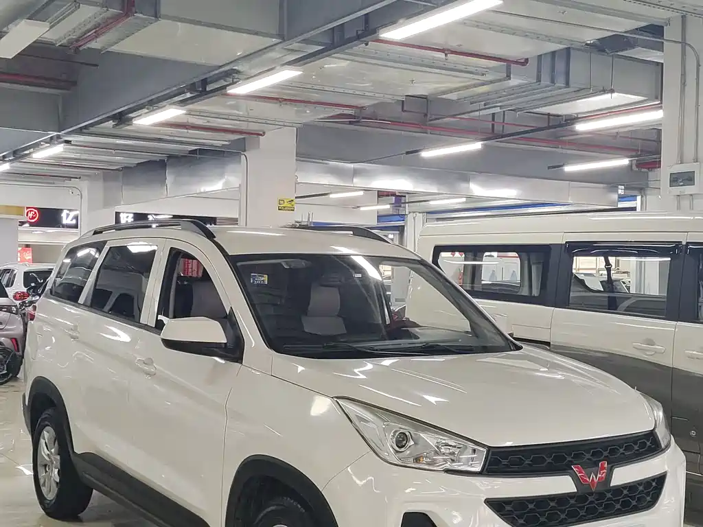 Wuling Hongguang S3 2018 — фото 2