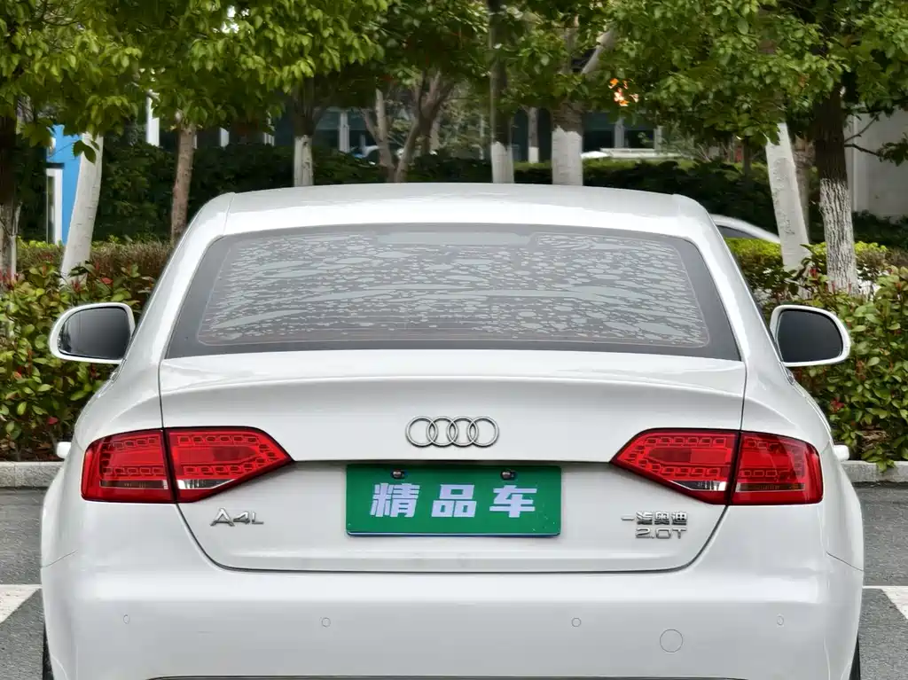 Audi A4L 2011
