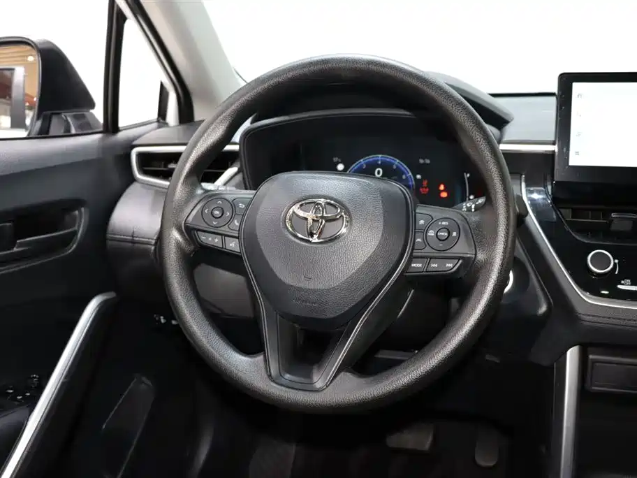 Toyota Corolla Cross 2025 — фото 13