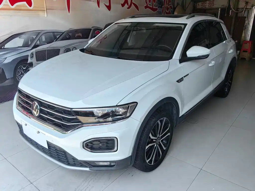 Volkswagen T-Roc 2023 — фото 3