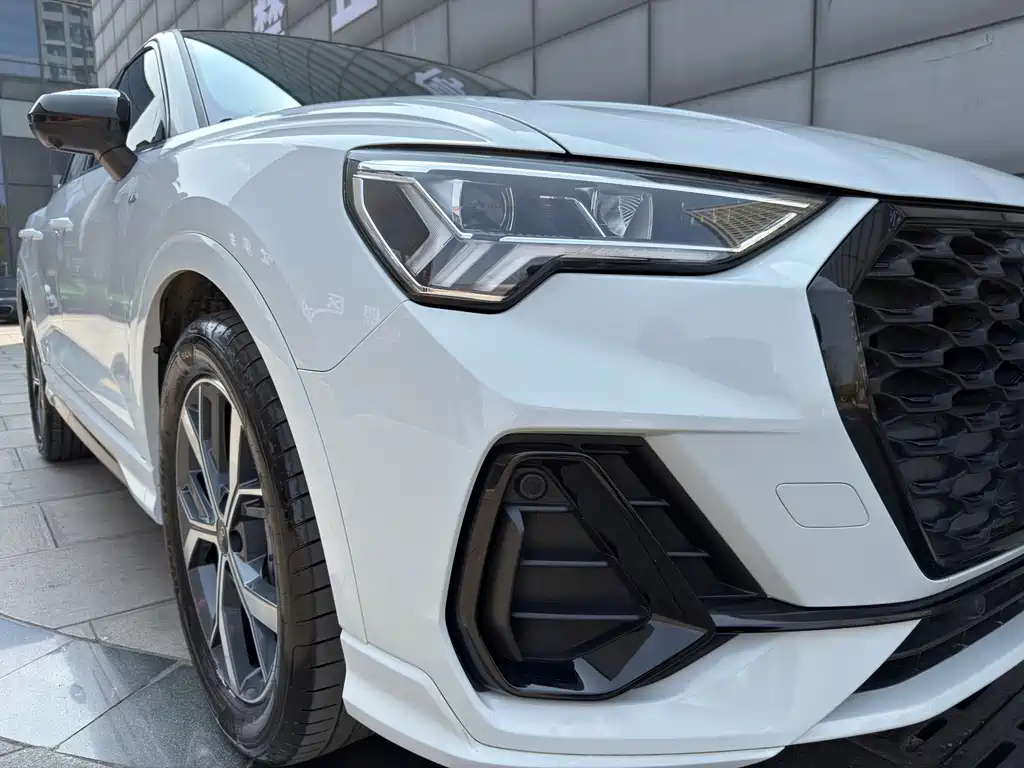 Audi Q3 Sportback 2022 — фото 13