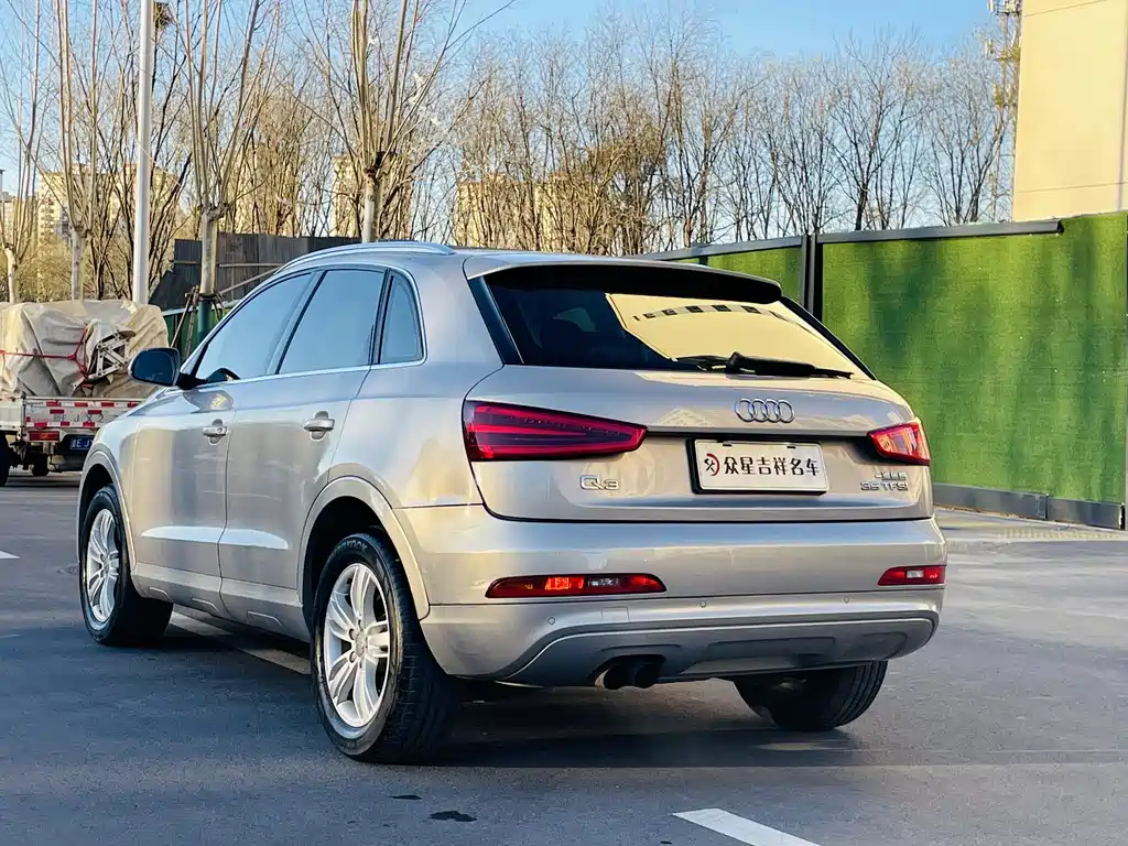 Audi Q3 2015 — фото 18