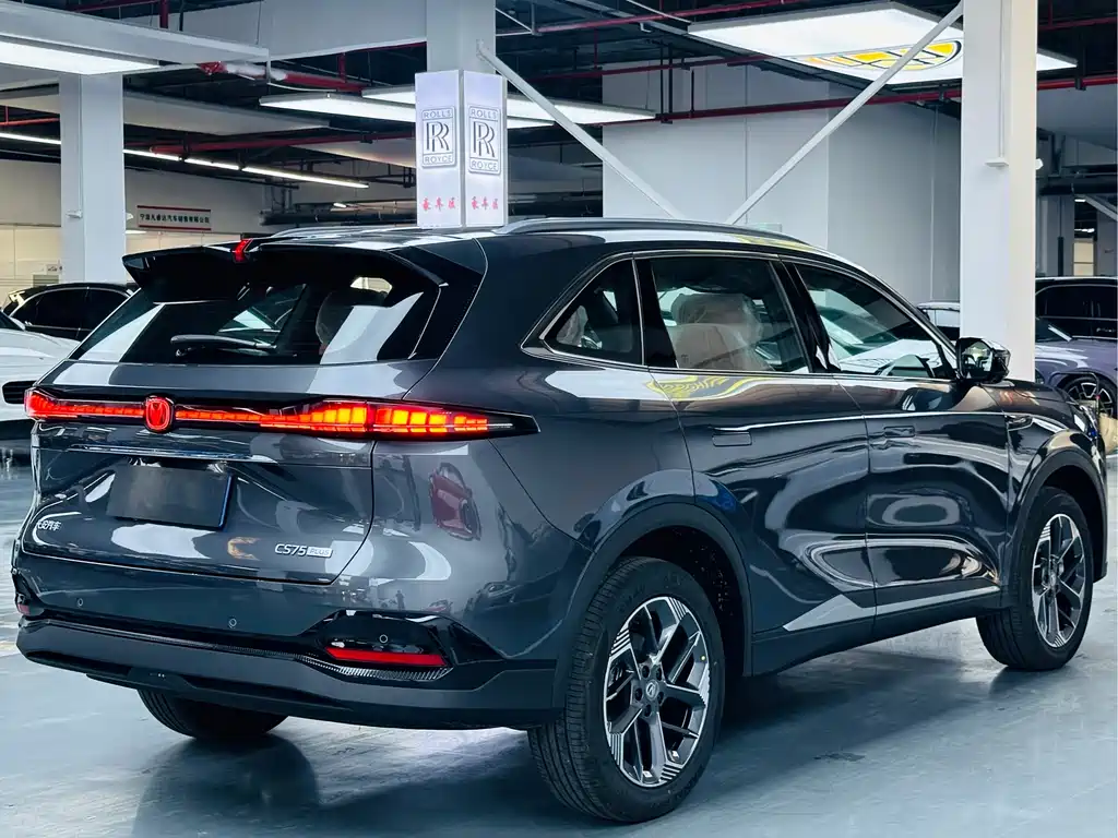 Changan CS75 PLUS 2026 — фото 15