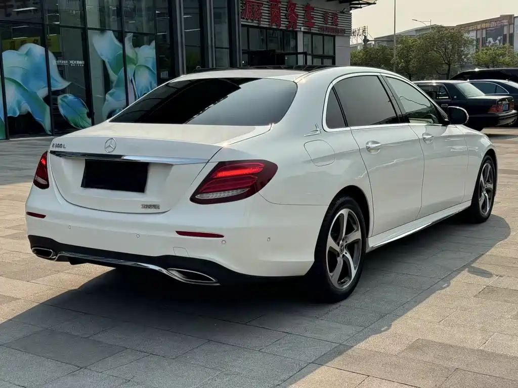 Mercedes-Benz E-Class 2019 — фото 4