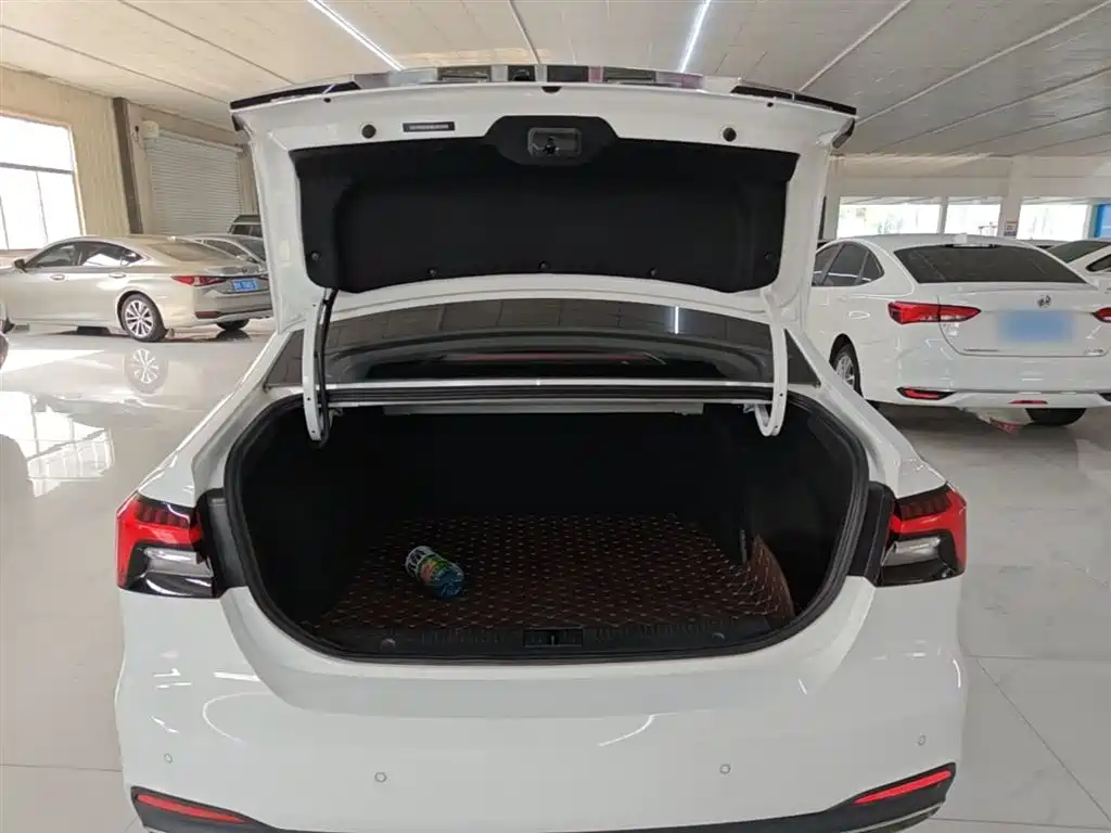 Roewe i6 MAX 2022 — фото 19