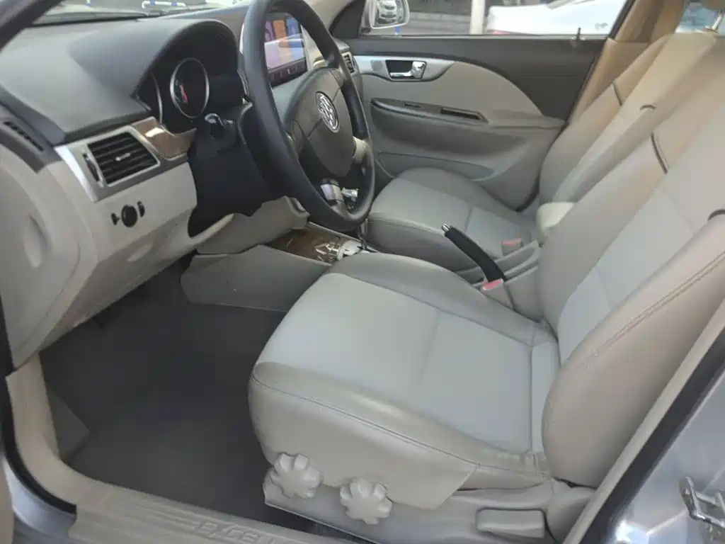 Buick Excelle 2015 — фото 15