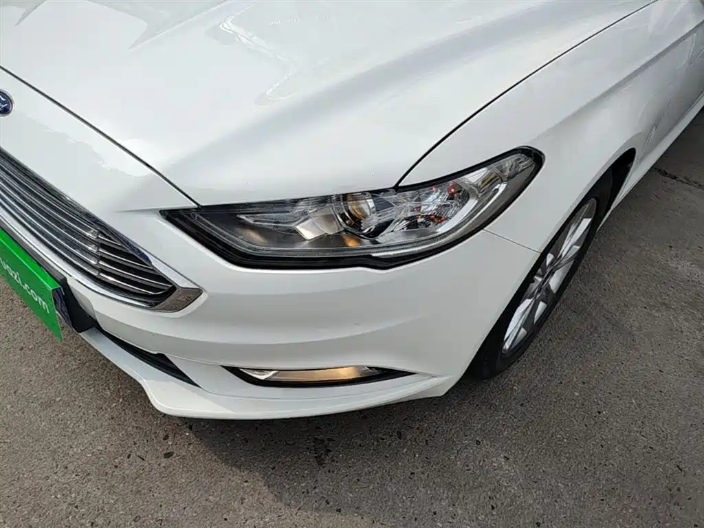 Ford Mondeo 2018 — фото 24