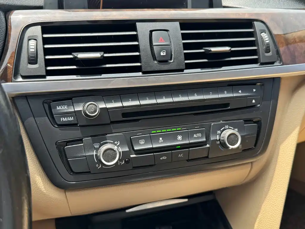 BMW 3 Series 2013 — фото 20
