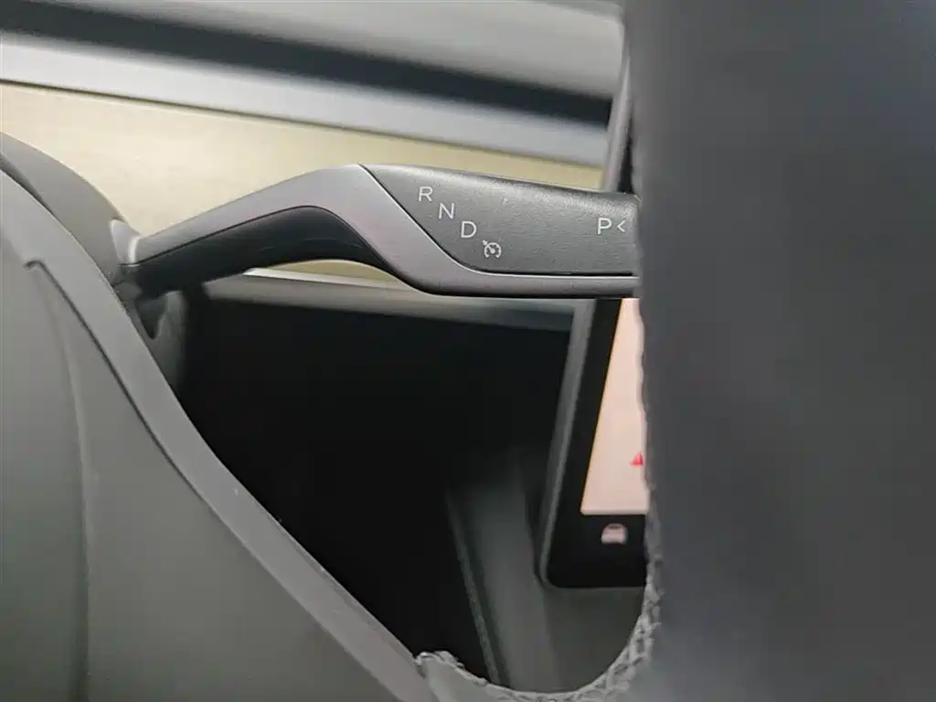 Tesla Model Y 2023 — фото 14