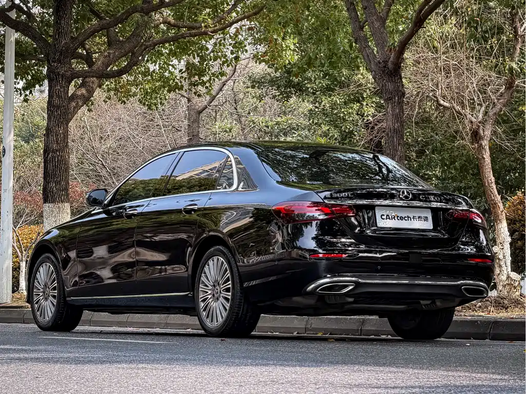 Mercedes-Benz E-Class 2022 — фото 6