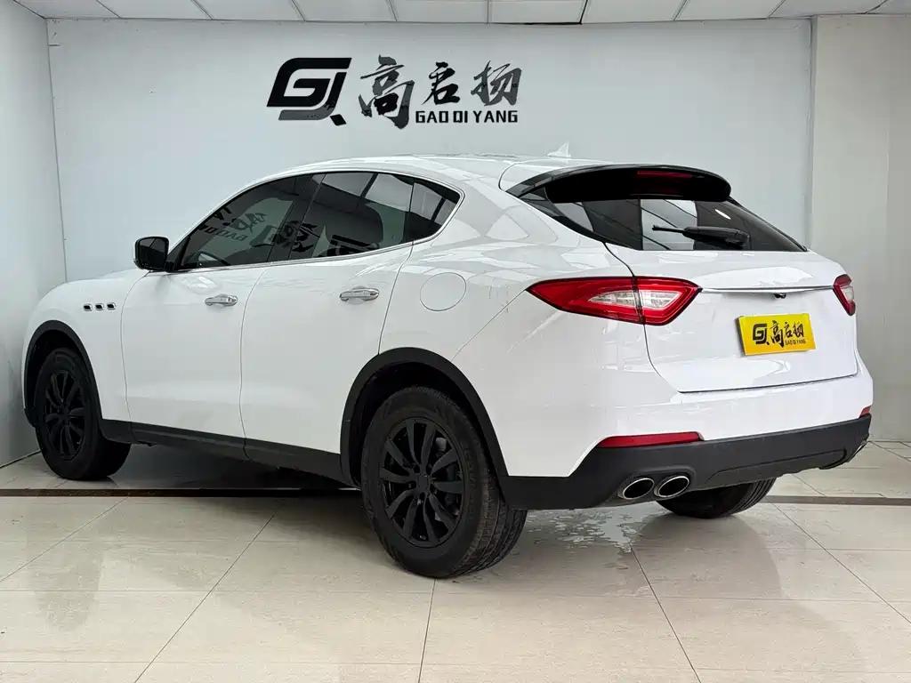 Maserati Levante 2018 — фото 24