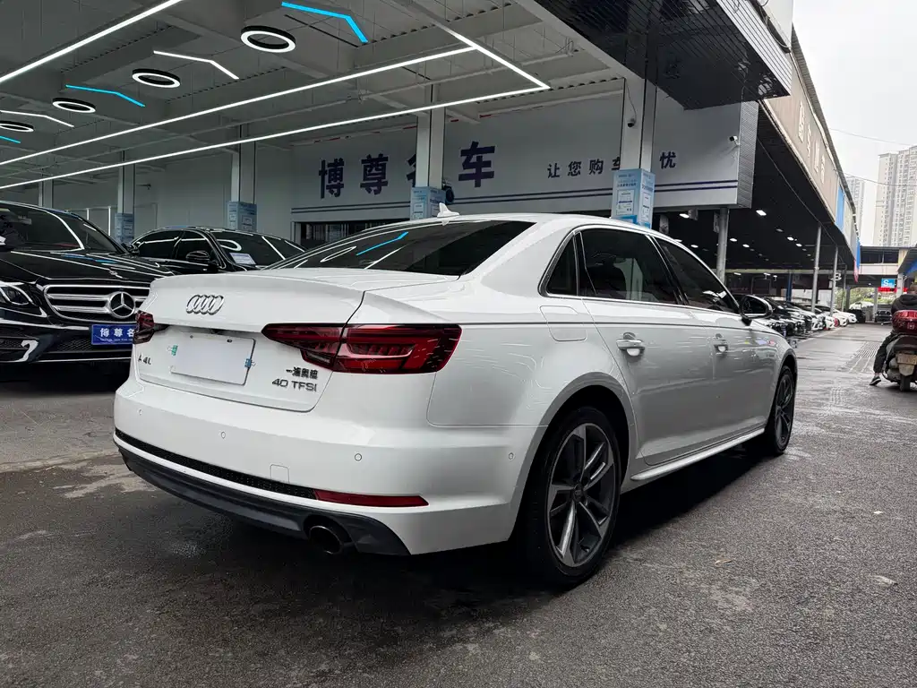 Audi A4L 2018 — фото 19