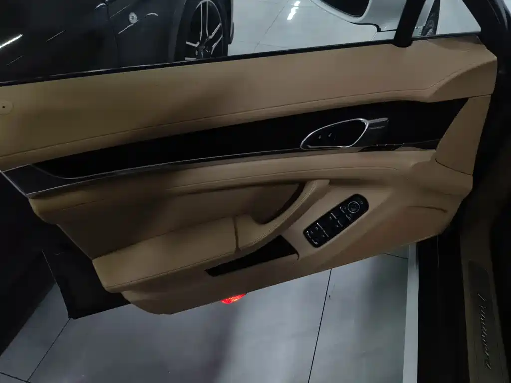 Porsche Panamera 2014 — фото 13