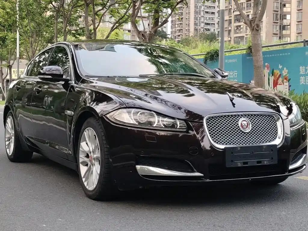 Jaguar XF 2015 — фото 5