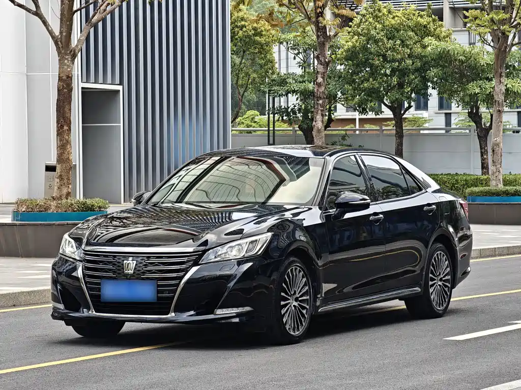 Toyota Crown 2020 — фото 1