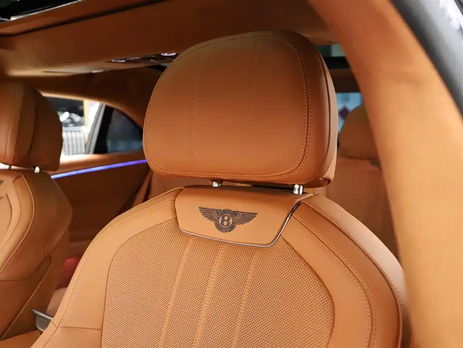 Bentley Flying Spur 2023 — фото 24