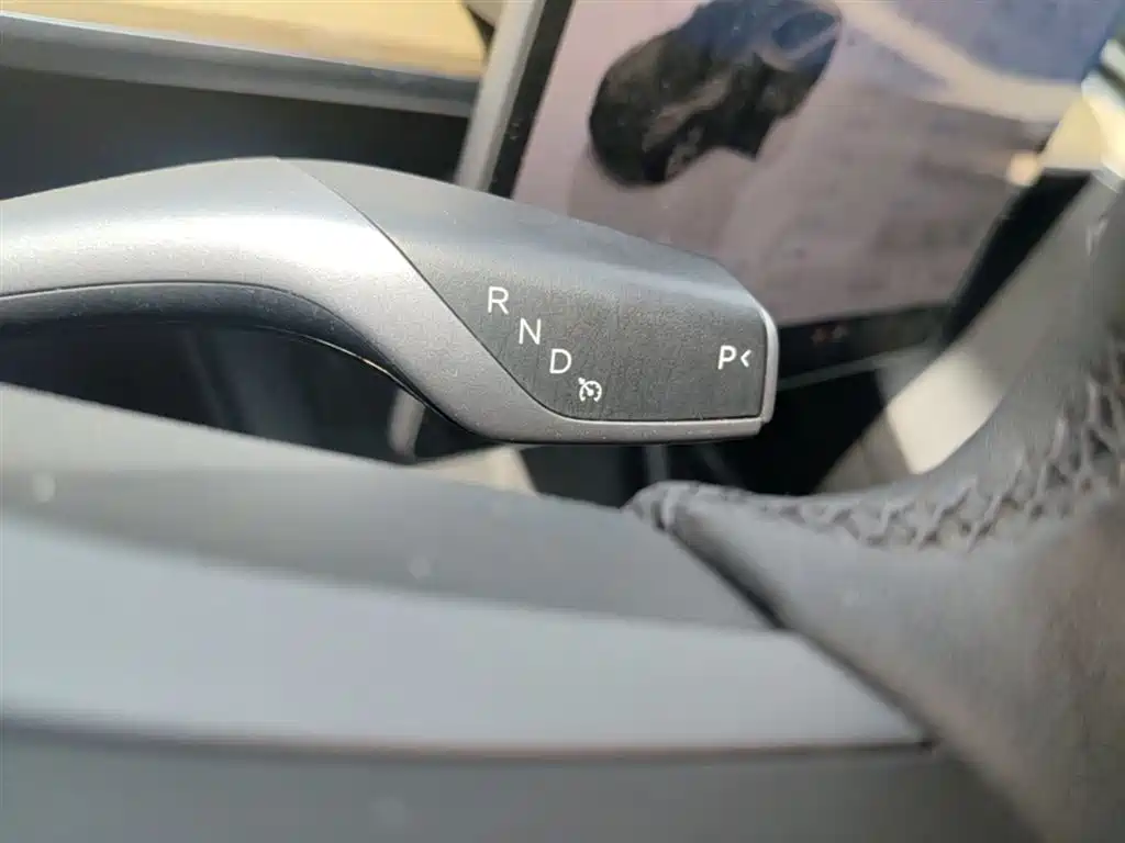 Tesla Model Y 2023 — фото 14