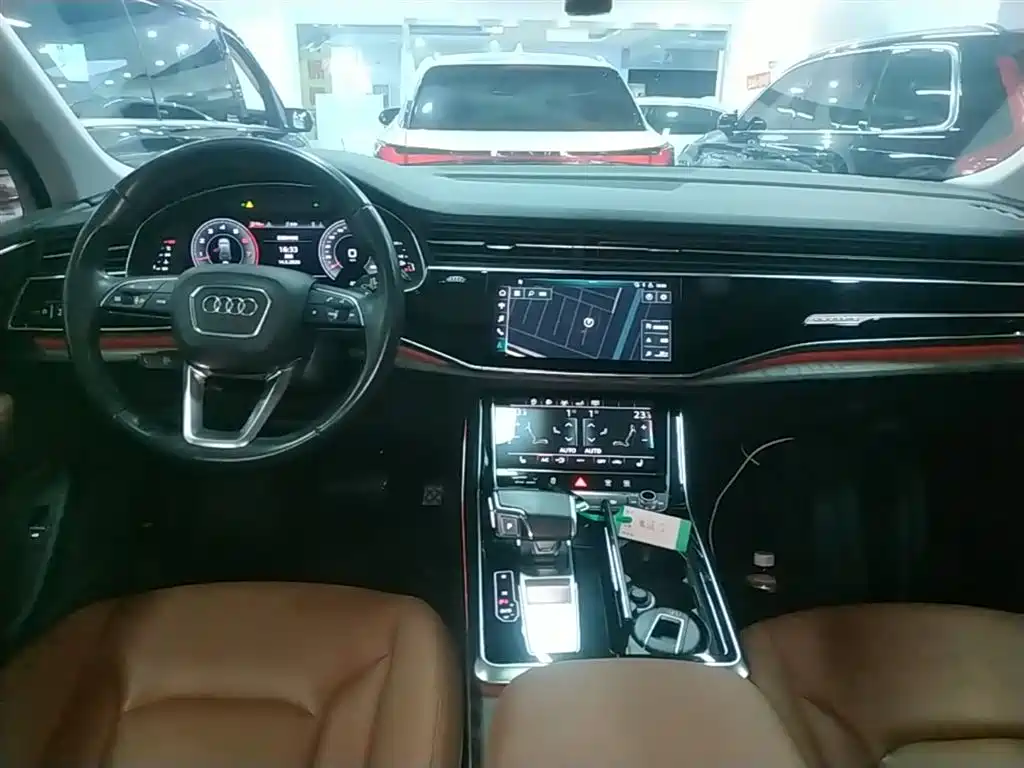 Audi Q7 2020 — фото 10