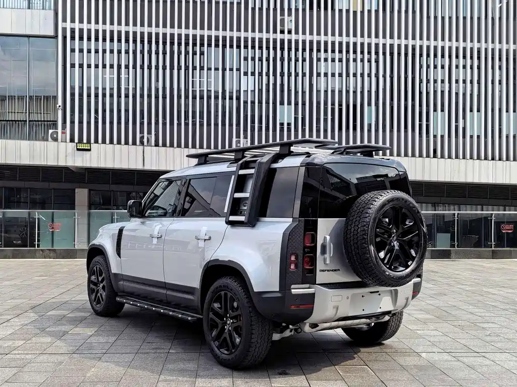 Land Rover Defender 2020 — фото 16
