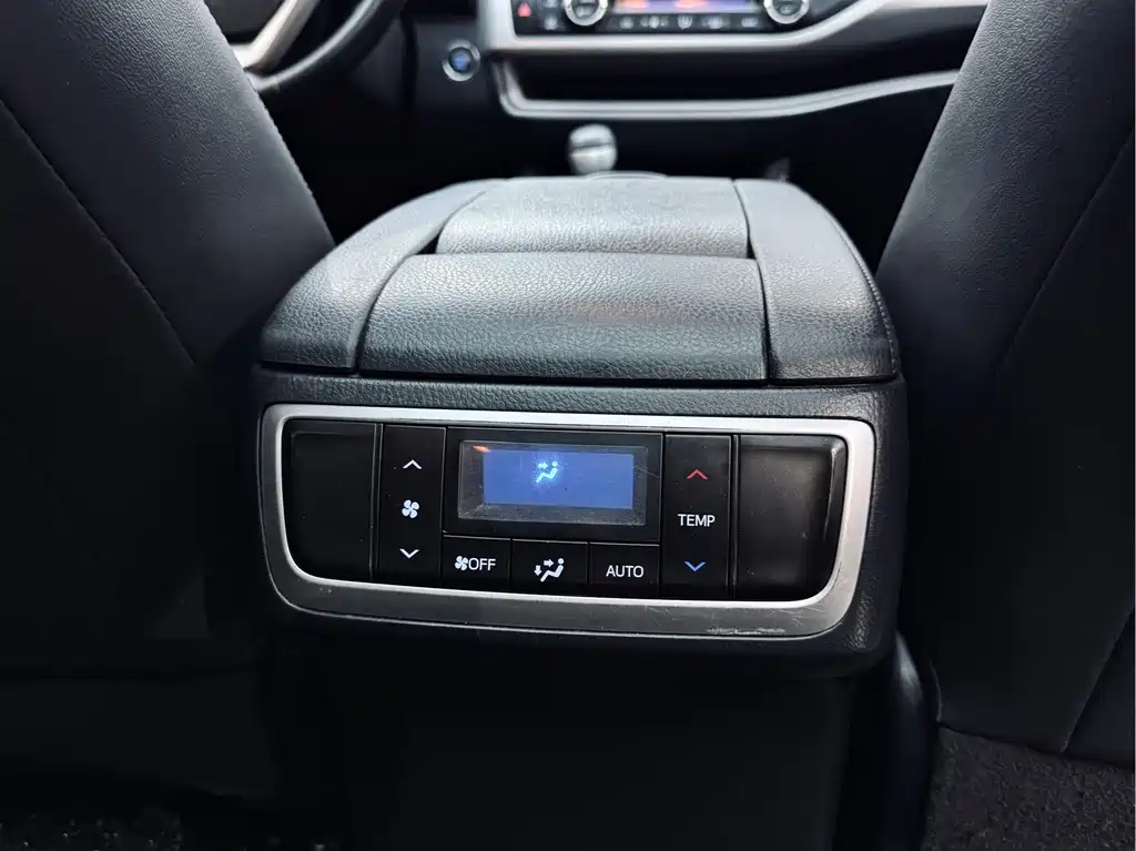 Toyota Highlander 2019 — фото 19