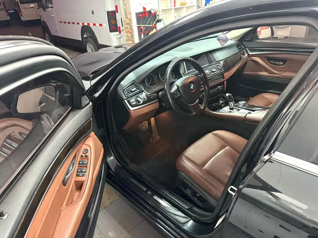 BMW 5 Series 2015 — фото 4