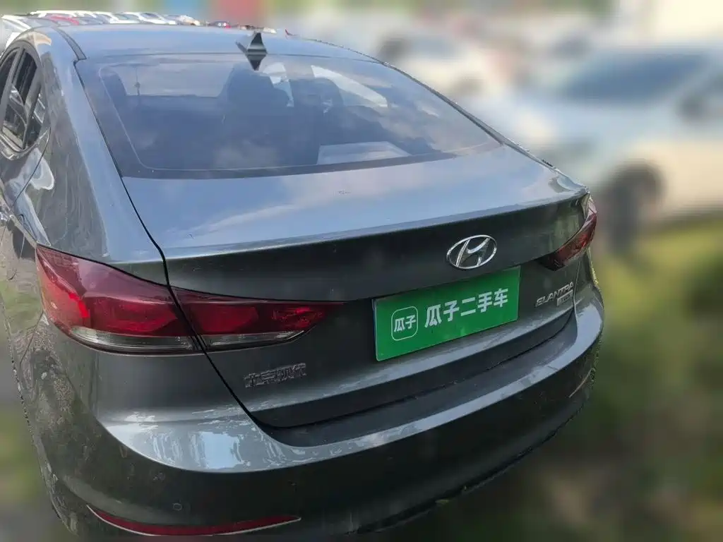 Hyundai Elantra 2019 — фото 4