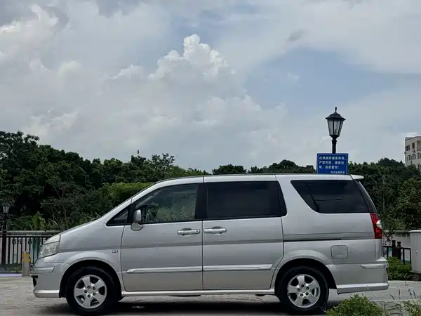 Dongfeng Yuxuan 2010