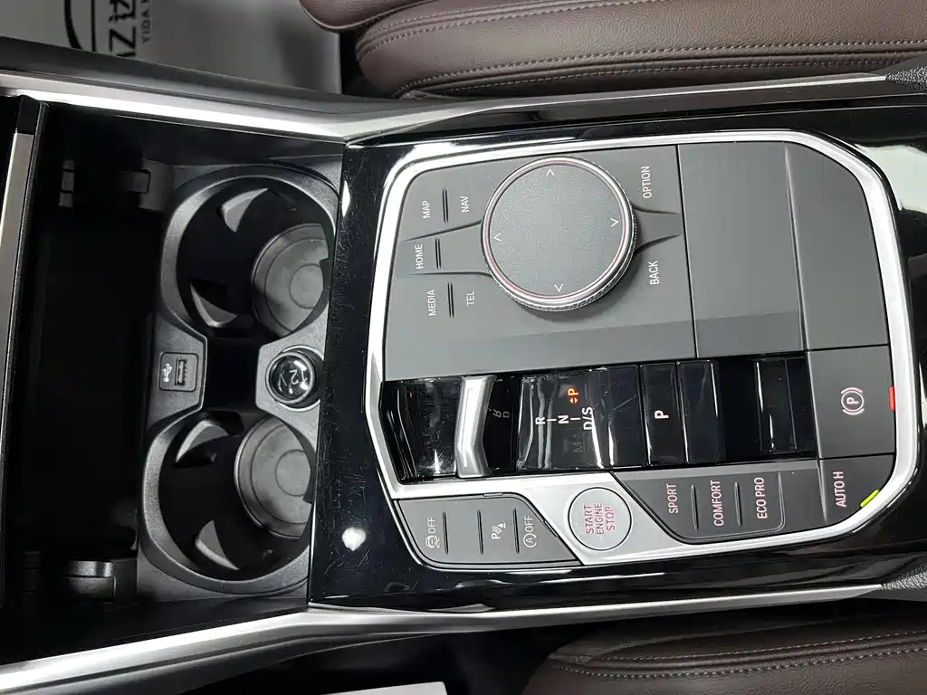 BMW 3 Series 2023 — фото 10